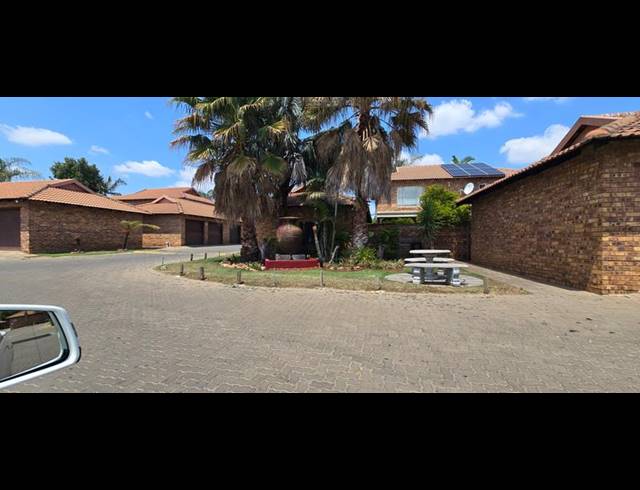 2 BEDROOM APARTMENT FOR SALE IN ANNLIN